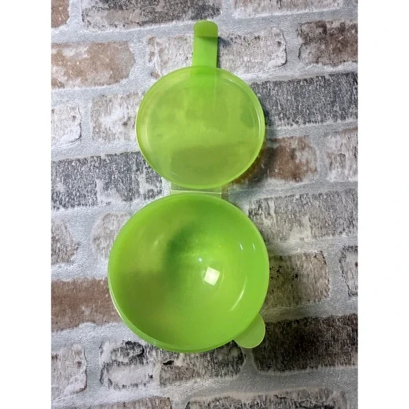 Tupperware Round Snack Container Lime Green Hinged Lid Portable Travel Case 4in - Picture 5 of 5